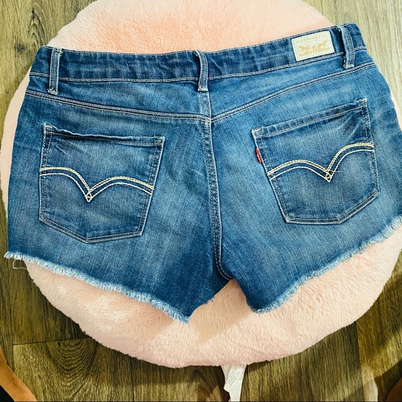 Levi’s Denim Frayed Summer Cute Shorty Shorts - Picture 8 of 8